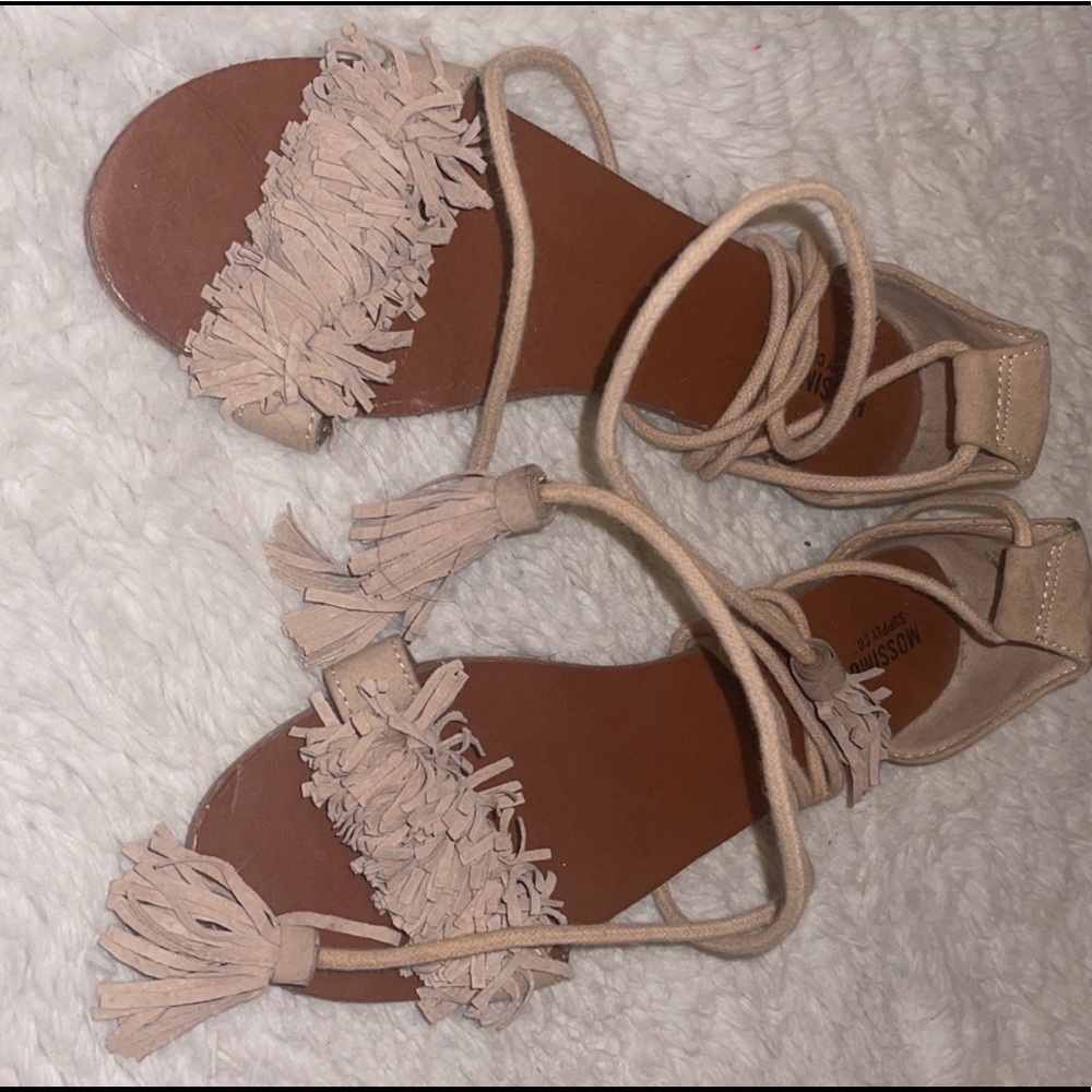 Nude flat sandals
